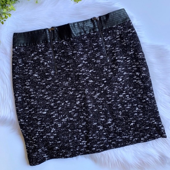 Ann Taylor | Black & White Tweed Skirt w/ Faux Leather Waistband | Sz 6 - Picture 6 of 6